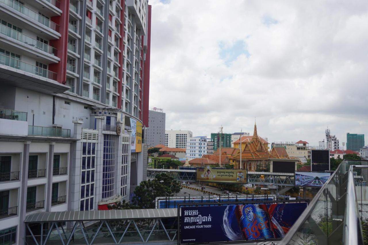 Joy Hotel Phnom Pen Exterior foto